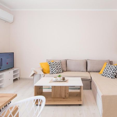 Apartemen 110 m² dengan 3 kamar tidur dan 1 kamar mandi pribadi di Corfu Corfu  Bagian luar foto