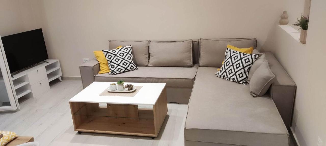 Apartemen 110 m² dengan 3 kamar tidur dan 1 kamar mandi pribadi di Corfu Corfu  Bagian luar foto