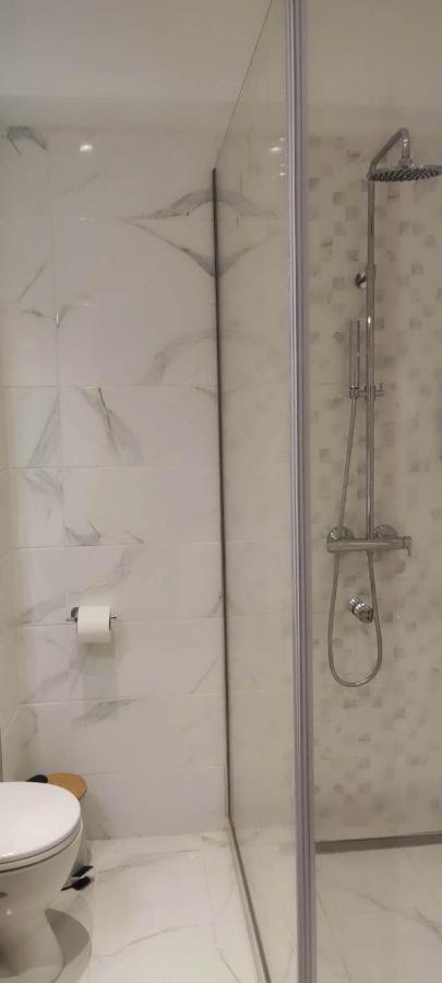 Apartemen 110 m² dengan 3 kamar tidur dan 1 kamar mandi pribadi di Corfu Corfu  Bagian luar foto