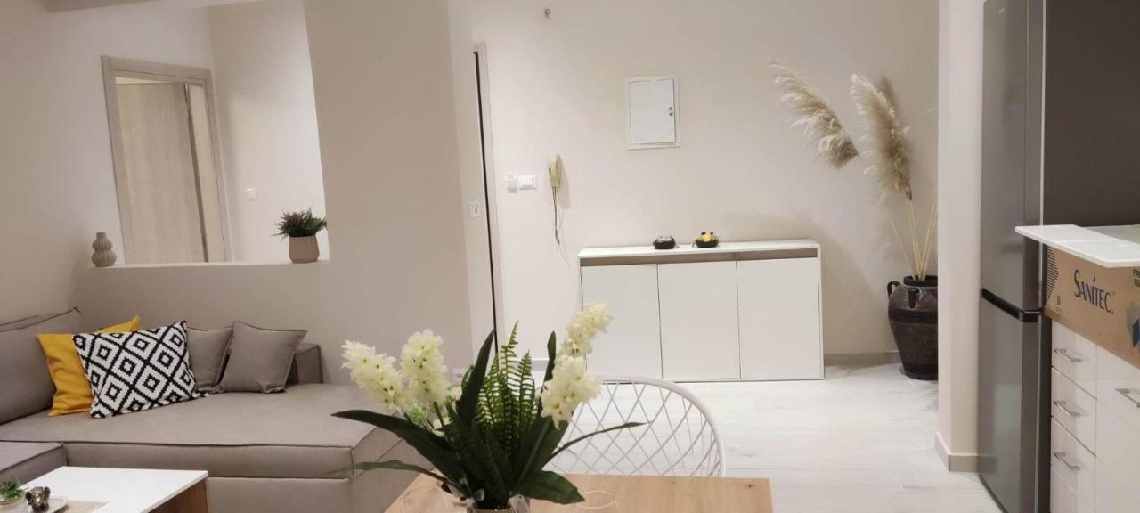 Apartemen 110 m² dengan 3 kamar tidur dan 1 kamar mandi pribadi di Corfu Corfu  Bagian luar foto